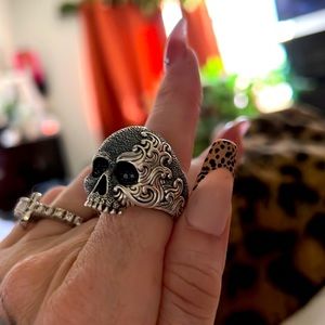David Yurman Skull Ring w/ real black ruby eyes with box, mint condition, sz 10